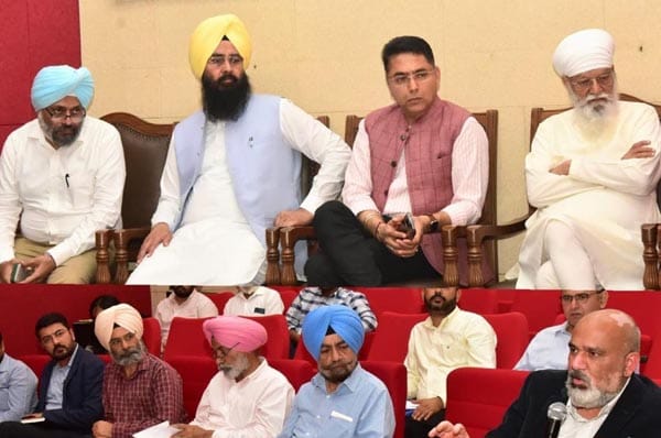 ਅਮਨ ਅਰੋੜਾ ਵੱਲੋਂ ਸਟੇਟ ਸੀ.ਬੀ.ਜੀ. ਪਾਲਿਸੀ ਤਿਆਰ ਕਰਨ ਵਾਸਤੇ ਵਰਕਿੰਗ ਗਰੁੱਪ ਬਣਾਉਣ ਅਤੇ ਅਪਰੈਲ ਦੇ ਅਖੀਰ ਤੱਕ ਰਿਪੋਰਟ ਜਮ੍ਹਾਂ ਕਰਵਾਉਣ ਦੇ ਨਿਰਦੇਸ਼