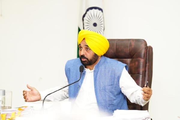 CABINET LED BY CM GIVES LABOUR DAY GIFTS