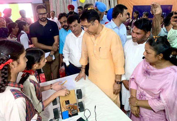 IN A FIRST, ALL GOVT SENIOR SECONDARY SCHOOLS IN SUNAM TO BE EQUIPPED WITH FUTURISTIC ROBOTIC LABS