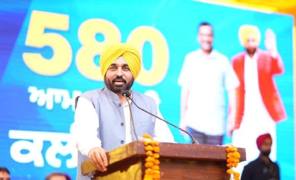 ਮੁੱਖ ਮੰਤਰੀ ਭਗਵੰਤ ਮਾਨ ਤੇ ਦਿੱਲੀ ਦੇ ਮੁੱਖ ਮੰਤਰੀ ਅਰਵਿੰਦ ਕੇਜਰੀਵਾਲ ਵੱਲੋਂ 580 ਆਮ ਆਦਮੀ ਕਲੀਨਿਕ ਲੋਕਾਂ ਨੂੰ ਸਮਰਪਿਤ