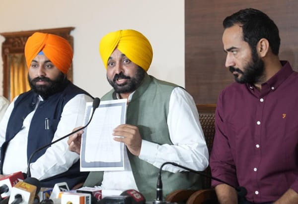 ਮੁੱਖ ਮੰਤਰੀ ਭਗਵੰਤ ਮਾਨ ਦੀ ਹਰਿਆਣਾ ਦੇ ਮੁੱਖ ਮੰਤਰੀ ਨੂੰ ਕੋਰੀ ਨਾਂਹ; “ਪੰਜਾਬ ਯੂਨੀਵਰਸਿਟੀ ਵਿੱਚ ਨਹੀਂ ਮਿਲੇਗੀ ਕੋਈ ਹਿੱਸੇਦਾਰੀ”