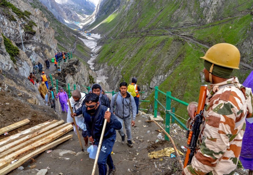Amarnath Yatra: The Shrine Board asked the pilgrims to wear helmets for the yatra