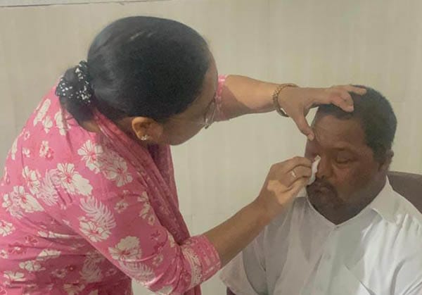 Cabinet Minister Dr. Baljit Kaur successfully operated on right eye of patient Gurjit Singh