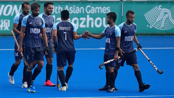 India defeated Pakistan 10-2