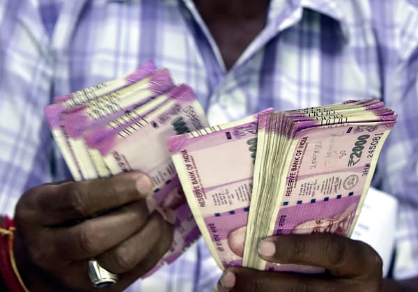 RBI extended the date of exchange of Rs 2000 notes till 7th