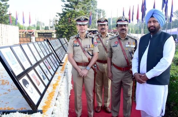 5 of 1,597 Pbi & Eng PN with Pics :--64TH POLICE COMMEMORATION DAY: DGP GAURAV YADAV PAYS TRIBUTES TO POLICE MARTYRS Inbox DPR PUNJAB AttachmentsOct 21, 2023, 3:37 PM (9 hours ago) to bcc: me ਸੂਚਨਾ ਅਤੇ ਲੋਕ ਸੰਪਰਕ ਵਿਭਾਗ, ਪੰਜਾਬ 64ਵਾਂ ਪੁਲਿਸ ਯਾਦਗਾਰੀ ਦਿਵਸ: ਡੀਜੀਪੀ ਗੌਰਵ ਯਾਦਵ ਨੇ ਪੁਲਿਸ ਸ਼ਹੀਦਾਂ ਨੂੰ ਦਿੱਤੀ ਸ਼ਰਧਾਂਜਲੀ ਪੰਜਾਬ ਪੁਲਿਸ ਪੰਜਾਬ ਨੂੰ ਨਸ਼ਾ ਮੁਕਤ ਸੂਬਾ ਬਣਾਉਣ ਲਈ ਵਚਨਬੱਧ: ਡੀਜੀਪੀ ਗੌਰਵ ਯਾਦਵ ਮੁੱਖ ਮੰਤਰੀ ਭਗਵੰਤ ਸਿੰਘ ਮਾਨ ਦੀ ਪਹਿਲਕਦਮੀ ‘ਸੜਕ ਸੁਰੱਖਿਆ ਫੋਰਸ’ ਜਲਦ ਹੀ ਸੜਕਾਂ ’ਤੇ ਉੱਤਰੇਗੀ; ਪੁਲਿਸ ਕਰਮੀਆਂ ਨੂੰ ਦਿੱਤੀ ਜਾ ਰਹੀ ਹੈ ਵਿਸ਼ੇਸ਼ ਸਿਖਲਾਈ ਚੰਡੀਗੜ੍ਹ/ਜਲੰਧਰ, 21 ਅਕਤੂਬਰ: ਦੇਸ਼ ਦੀ ਏਕਤਾ ਅਤੇ ਅਖੰਡਤਾ ਲਈ ਅੱਤਵਾਦੀਆਂ ਅਤੇ ਅਪਰਾਧੀਆਂ ਨਾਲ ਲੋਹਾ ਲੈਂਦਿਆਂ ਜਾਨਾਂ ਕੁਰਬਾਨ ਕਰਨ ਵਾਲੇ ਬਹਾਦਰ ਪੁਲਿਸ ਮੁਲਾਜ਼ਮਾਂ ਨੂੰ ਸ਼ਰਧਾਂਜਲੀ ਭੇਟ ਕਰਨ ਲਈ ਸ਼ਨੀਵਾਰ ਨੂੰ ਪੰਜਾਬ ਆਰਮਡ ਪੁਲਿਸ (ਪੀ.ਏ.ਪੀ.) ਹੈੱਡਕੁਆਰਟਰ ਵਿਖੇ 64ਵਾਂ ਸੂਬਾ ਪੱਧਰੀ ਪੁਲਿਸ ਯਾਦਗਾਰੀ ਦਿਵਸ ਮਨਾਇਆ ਗਿਆ। ਪੁਲਿਸ ਦੇ ਸ਼ਹੀਦਾਂ ਨੂੰ ਸ਼ਰਧਾਂਜਲੀ ਭੇਟ ਕਰਦਿਆਂ ਡਾਇਰੈਕਟਰ ਜਨਰਲ ਆਫ਼ ਪੁਲਿਸ (ਡੀਜੀਪੀ) ਪੰਜਾਬ ਗੌਰਵ ਯਾਦਵ ਨੇ ਕਿਹਾ ਕਿ ਪੰਜਾਬ ਪੁਲਿਸ ਦਾ ਬਹਾਦਰੀ ਅਤੇ ਕੁਰਬਾਨੀ ਵਾਲਾ ਸ਼ਾਨਾਮੱਤਾ ਇਤਿਹਾਸ ਹੈ। ਉਨ੍ਹਾਂ ਕਿਹਾ ਕਿ ਫੋਰਸ ਦੇ ਮੈਂਬਰਾਂ ਨੇ ਦੇਸ਼ ਦੀ ਏਕਤਾ ਨੂੰ ਕਾਇਮ ਰੱਖਣ ਅਤੇ ਨਾਗਰਿਕਾਂ ਨੂੰ ਸੁਰੱਖਿਆ ਦੇਣ ਲਈ ਆਪਣੀਆਂ ਜਾਨਾਂ ਵਾਰ ਦਿੱਤੀਆਂ ਸਨ। ਉਨ੍ਹਾਂ ਕਿਹਾ ਕਿ ਸੂਬਾ ਪੁਲਿਸ ਨੇ ਸਤੰਬਰ 1981 ਤੋਂ ਹੁਣ ਤੱਕ 1797 ਅਧਿਕਾਰੀਆਂ, ਜਿੰਨ੍ਹਾਂ ਵਿੱਚ ਇਸ ਸਾਲ ਸ਼ਹੀਦ ਹੋਏ 3 ਮੁਲਾਜ਼ਮ ਵੀ ਸ਼ਾਮਲ ਹਨ, ਦੇ ਪ੍ਰਾਣਾਂ ਦੀ ਆਹੂਤੀ ਦਿੱਤੀ ਹੈ। ਦੇਸ਼ ਦੀ ਖਾਤਿਰ ਆਪਣੀਆਂ ਜਾਨਾਂ ਨਿਛਾਵਰ ਕਰਨ ਵਾਲੇ ਯੋਧਿਆਂ ਨੂੰ ਸ਼ਰਧਾ ਦੇ ਫੁੱਲ ਭੇਟ ਕਰਨ ਉਪਰੰਤ ਇਕੱਠ ਨੂੰ ਸੰਬੋਧਨ ਕਰਦਿਆਂ ਪੰਜਾਬ ਪੁਲਿਸ ਮੁਖੀ ਨੇ ਕਿਹਾ ਕਿ ਇਨ੍ਹਾਂ ਸ਼ਹੀਦਾਂ ਦੀ ਬਦੌਲਤ ਹੀ ਅਸੀਂ ਸਾਰੇ ਆਜ਼ਾਦੀ ਦਾ ਨਿੱਘ ਮਾਣ ਰਹੇ ਹਾਂ। ਉਨ੍ਹਾਂ ਕਿਹਾ ਕਿ ਪੰਜਾਬ ਪੁਲਿਸ ਆਪਣੀ ਬਹਾਦਰੀ, ਦਲੇਰੀ ਅਤੇ ਸਫਲਤਾਪੂਰਵਕ ਅੱਤਵਾਦ ਨਾਲ ਨਜਿੱਠਣ ਲਈ ਜਾਣੀ ਜਾਂਦੀ ਹੈ। ਉਨ੍ਹਾਂ ਕਿਹਾ ਕਿ ਮਾਤ ਭੂਮੀ ਨੂੰ ਦੁਸ਼ਮਣਾਂ ਤੋਂ ਬਚਾਉਣ ਲਈ ਪੰਜਾਬ ਪੁਲਿਸ ਹਮੇਸ਼ਾ ਮੋਹਰੀ ਰਹੀ ਹੈ। ਉਨ੍ਹਾਂ ਕਿਹਾ ਕਿ ਪੰਜਾਬ ਪੁਲਿਸ ਸਰਹੱਦੀ ਸੂਬੇ ਵਿੱਚ ਅਮਨ-ਸ਼ਾਂਤੀ ਅਤੇ ਭਾਈਚਾਰਕ ਸਾਂਝ ਨੂੰ ਬਰਕਰਾਰ ਰੱਖਣ ਲਈ ਲਗਾਤਾਰ ਮਿਹਨਤ ਕਰਦੀ ਰਹੇਗੀ। ਇਸ ਦੌਰਾਨ ਸਮਾਗਮ ਮੌਕੇ ਪੱਤਰਕਾਰਾਂ ਨਾਲ ਗੱਲਬਾਤ ਕਰਦਿਆਂ ਡੀਜੀਪੀ ਗੌਰਵ ਯਾਦਵ ਨੇ ਕਿਹਾ ਕਿ ਮੁੱਖ ਮੰਤਰੀ ਭਗਵੰਤ ਸਿੰਘ ਮਾਨ ਦੀ ਦੂਰਅੰਦੇਸ਼ ਸੋਚ ਅਨੁਸਾਰ ‘ਸੜਕ ਸੁਰੱਖਿਆ ਫੋਰਸ ’(ਐਸਐਸਐਫ) ਨਾਂ ਦਾ ਪ੍ਰਮੁੱਖ ਪ੍ਰਾਜੈਕਟ ਜਲਦ ਹੀ ਸ਼ੁਰੂ ਹੋ ਜਾਵੇਗਾ, ਜਿਸ ਨਾਲ ਨਾ ਸਿਰਫ਼ ਦੁਰਘਟਨਾਵਾਂ ਨੂੰ ਘਟਾ ਕੇ ਲੋਕਾਂ ਦੀਆਂ ਕੀਮਤੀ ਜਾਨਾਂ ਬਚਾਉਣ ਵਿੱਚ ਮਦਦ ਮਿਲੇਗੀ, ਸਗੋਂ ਰਾਜ ਵਿੱਚ ਆਵਾਜਾਈ ਨੂੰ ਵੀ ਸੁਚਾਰੂ ਬਣਾਇਆ ਜਾਵੇਗਾ। ਉਨ੍ਹਾਂ ਕਿਹਾ ਕਿ ਐਸ.ਐਸ.ਐਫ ਦੇ 1500 ਪੁਲਿਸ ਮੁਲਾਜ਼ਮ ਪਹਿਲਾਂ ਹੀ ਸੜਕ ਸੁਰੱਖਿਆ ਲਈ ਵਿਸ਼ੇਸ਼ ਸਿਖਲਾਈ ਲੈ ਰਹੇ ਹਨ ਅਤੇ ਫੋਰਸ ਲਈ 121 ਨਵੇਂ ਟੋਇਟਾ ਹਿਲਕਸ ਅਤੇ 28 ਇੰਟਰਸੈਪਟਰ ਵਾਹਨ ਖਰੀਦਣ ਦੀ ਪ੍ਰਕਿਰਿਆ ਸ਼ੁਰੂ ਹੋ ਚੁੱਕੀ ਹੈ। ਉਨ੍ਹਾਂ ਇਹ ਵੀ ਦੱਸਿਆ ਕਿ ਇਹ ਵਾਹਨ ਹਰ 30 ਕਿਲੋਮੀਟਰ ’ਤੇ ਤਾਇਨਾਤ ਕੀਤੇ ਜਾਣਗੇ ਅਤੇ ਸੜਕ ਸੁਰੱਖਿਆ ਨੂੰ ਯਕੀਨੀ ਬਣਾਉਣ ਵਿੱਚ ਅਹਿਮ ਭੂਮਿਕਾ ਨਿਭਾਉਣਗੇ। ਪੰਜਾਬ ਪੁਲਿਸ ਮੁਖੀ ਨੇ ਕਿਹਾ ਕਿ ਪੰਜਾਬ ਪੁਲਿਸ ਨੇ ਨਸ਼ ਤਸਕਰਾਂ/ਵੇਚਣ ਵਾਲਿਆਂ ਵਿਰੁੱਧ ਸਖ਼ਤ ਰੁਖ਼ ਅਪਣਾਇਆ ਹੋਇਆ ਹੈ ਅਤੇ ਜਦੋਂ ਤੱਕ ਸੂਬੇ ’ਚੋਂ ਨਸ਼ੇ ਦਾ ਪੂਰੀ ਤਰ੍ਹਾਂ ਸਫਾਇਆ ਨਹੀਂ ਹੋ ਜਾਂਦਾ ਉਦੋਂ ਤੱਕ ਪੁਲਿਸ ਸਰਗਰਮੀ ਨਾਲ ਅਜਿਹੀਆਂ ਕਾਰਵਾਈਆਂ ਜਾਰੀ ਰੱਖੇਗੀ । ਉਨ੍ਹਾਂ ਕਿਹਾ ਕਿ ਪੰਜਾਬ ਪੁਲਿਸ ਨੇ ਪੰਜਾਬ ਨੂੰ ਨਸ਼ਾ ਮੁਕਤ ਸੂਬਾ ਬਣਾਉਣ ਲਈ ‘ਇਨਫੋਰਸਮੈਂਟ’, ‘ਨਸ਼ਾ ਮੁਕਤੀ’ ਅਤੇ ‘ਰੋਕਥਾਮ’ ਦੀ ਤਿੰਨ ਨੁਕਾਤੀ ਰਣਨੀਤੀ ਅਪਣਾਈ ਹੈ। ਉਨ੍ਹਾਂ ਕਿਹਾ ਕਿ ਪੰਜਾਬ ਪੁਲਿਸ ਵੱਲੋਂ ਨਸ਼ਿਆਂ ਵਿਰੁੱਧ ਜਨ ਜਾਗਰੂਕਤਾ ਮੁਹਿੰਮ ਵੀ ਚਲਾਈ ਗਈ ਹੈ, ਜਿਸ ਦੇ ਹਿੱਸੇ ਵਜੋਂ ਨੌਜਵਾਨਾਂ ਦੀ ਊਰਜਾ ਨੂੰ ਸਹੀ ਦਿਸ਼ਾ ਵੱਲ ਲਿਜਾਣ ਲਈ ਹਾਕੀ ਮੈਚ, ਸਾਈਕਲਿੰਗ, ਮੈਰਾਥਨ, ਪੇਂਟਿੰਗ ਆਦਿ ਸਮੇਤ ਕਈ ਮੁਕਾਬਲੇ ਕਰਵਾਏ ਜਾ ਰਹੇ ਹਨ। ਡੀਜੀਪੀ ਨੇ ਕਿਹਾ ਕਿ ਜਿੱਥੇ ਨਸ਼ਾ ਤਸਕਰਾਂ ਵਿਰੁੱਧ ਸਖ਼ਤ ਕਾਰਵਾਈ ਕੀਤੀ ਜਾ ਰਹੀ ਹੈ, ਉੱਥੇ ਹੀ ਨਸ਼ਾ ਪੀੜਤਾਂ ਨੂੰ ਉਨ੍ਹਾਂ ਦੇ ਮੁੜ ਵਸੇਬੇ ਲਈ ਨਸ਼ਾ ਛੁਡਾਊ ਕੇਂਦਰਾਂ ਵਿੱਚ ਭੇਜਿਆ ਜਾ ਰਿਹਾ ਹੈ। ਇਸ ਮੌਕੇ ਬੋਲਦਿਆਂ ਡੀਜੀਪੀ ਪੰਜਾਬ ਗੌਰਵ ਯਾਦਵ ਨੇ ਸ਼ਹੀਦਾਂ ਦੇ ਪਰਿਵਾਰਾਂ ਨੂੰ ਪੰਜਾਬ ਸਰਕਾਰ ਅਤੇ ਪੰਜਾਬ ਪੁਲਿਸ ਵੱਲੋਂ ਪੂਰਨ ਸਹਿਯੋਗ ਦਾ ਭਰੋਸਾ ਦਿੱਤਾ। ਉਨ੍ਹਾਂ ਕਿਹਾ, “ਅਸੀਂ ਆਪਣੇ ਨਾਇਕਾਂ ਦੀਆਂ ਕੁਰਬਾਨੀਆਂ ਨੂੰ ਜ਼ਾਇਆ ਨਹੀਂ ਜਾਣ ਦੇਵਾਂਗੇ। ਮੈਂ ਤੁਹਾਨੂੰ ਭਰੋਸਾ ਦਿਵਾਉਂਦਾ ਹਾਂ ਕਿ ਪੰਜਾਬ ਪੁਲਿਸ ਸਰਹੱਦੀ ਰਾਜ ਵਿੱਚ ਸ਼ਾਂਤੀ ਅਤੇ ਸਦਭਾਵਨਾ ਨੂੰ ਯਕੀਨੀ ਬਣਾਉਣ ਲਈ ਪੂਰੀ ਤਨਦੇਹੀ ਅਤੇ ਬਹਾਦਰੀ ਨਾਲ ਕੰਮ ਕਰਦੀ ਰਹੇਗੀ।’’ ਘਟਨਾ ਤੋਂ ਬਾਅਦ, ਡੀਜੀਪੀ ਨੇ ਸ਼ਹੀਦਾਂ ਦੇ ਪਰਿਵਾਰਾਂ ਨਾਲ ਵੀ ਮੁਲਾਕਾਤ ਕੀਤੀ ਅਤੇ ਉਨ੍ਹਾਂ ਨੂੰ ਹਮਦਰਦੀ ਨਾਲ ਸੁਣਿਆ। ਉਨ੍ਹਾਂ ਪੰਜਾਬ ਪੁਲਿਸ ਵੱਲੋਂ ਉਨ੍ਹਾਂ ਨੂੰ ਹਰ ਸੰਭਵ ਮਦਦ ਦਾ ਭਰੋਸਾ ਦਿੱਤਾ। ਇਸ ਤੋਂ ਪਹਿਲਾਂ 80ਵੀਂ ਬਟਾਲੀਅਨ ਨਵਜੋਤ ਸਿੰਘ ਮਾਹਲ ਵੱਲੋਂ ਗੈਂਗਸਟਰਾਂ ਨਾਲ ਲੜਦਿਆਂ ਸ਼ਹੀਦ ਹੋਏ ਪੰਜਾਬ ਪੁਲਿਸ ਦੇ ਮਨਦੀਪ ਸਿੰਘ, ਕੁਲਦੀਪ ਸਿੰਘ, ਪਰਮਿੰਦਰ ਸਿੰਘ ਸਮੇਤ ਇਸ ਸਾਲ ਦੇ ਸਾਰੇ 189 ਪੁਲਿਸ ਸ਼ਹੀਦਾਂ ਦੇ ਨਾਮ ਪੜ੍ਹ ਕੇ ਸੁਣਾਏ ਗਏ। ਇਸ ਦੌਰਾਨ ਦੋ ਮਿੰਟ ਦਾ ਮੌਨ ਰੱਖਿਆ ਗਿਆ ਅਤੇ ਬਾਅਦ ਵਿੱਚ ਸੀਨੀਅਰ ਅਧਿਕਾਰੀਆਂ ਨੇ ਸ਼ਹੀਦੀ ਸਮਾਰਕ ’ਤੇ ਫੁੱਲਮਾਲਾਵਾਂ ਵੀ ਭੇਟ ਕੀਤੀਆਂ। ਇਸ ਮੌਕੇ ਕੈਬਨਿਟ ਮੰਤਰੀ ਬਲਕਾਰ ਸਿੰਘ, ਕਈ ਏ.ਡੀ.ਜੀ.ਪੀਜ਼ ਅਤੇ ਆਈ.ਜੀ.ਪੀਜ਼ ਅਤੇ ਹੋਰ ਸੀਨੀਅਰ ਪੁਲਿਸ ਅਧਿਕਾਰੀ/ਕਰਮਚਾਰੀ ਹਾਜ਼ਰ ਸਨ। ਡੱਬੀ: ਪੁਲਿਸ ਯਾਦਗਾਰੀ ਦਿਵਸ ਦਾ ਇਤਿਹਾਸ ਪੁਲਿਸ ਯਾਦਗਾਰੀ ਦਿਵਸ ਦਾ ਇਤਿਹਾਸ 21 ਅਕਤੂਬਰ, 1959 ਨਾਲ ਜੁੜਦਾ ਹੈ, ਜਦੋਂ ਐਸਆਈ ਕਰਮ ਸਿੰਘ ਦੀ ਅਗਵਾਈ ਵਾਲੀ ਸੀ.ਆਰ.ਪੀ.ਐਫ. ਦੀ ਇੱਕ ਗਸ਼ਤ ਪਾਰਟੀ, ’ਤੇ ਲੱਦਾਖ ਦੇ ਹੌਟ ਸਪ੍ਰਿੰਗਜ਼ ਵਿਖੇ ਚੀਨੀ ਬਲਾਂ ਦੁਆਰਾ ਹਮਲਾ ਕੀਤਾ ਗਿਆ ਸੀ ਅਤੇ 10 ਜਵਾਨ ਸ਼ਹੀਦ ਹੋ ਗਏ ਸਨ। ਇਹ ਦਿਵਸ 16,000 ਫੁੱਟ ਦੀ ਉਚਾਈ ’ਤੇ ਅਤਿਅੰਤ ਠੰਡੀਆਂ ਸਥਿਤੀਆਂ ਅਤੇ ਹਰ ਤਰ੍ਹਾਂ ਦੇ ਔਕੜਾਂ ਵਿਰੁੱਧ ਲੜਦੇ ਹੋਏ ਜਵਾਨਾਂ ਦੀ ਬਹਾਦਰੀ ,ਕੁਰਬਾਨੀ, ਦੁਰਲੱਭ ਹੌਸਲੇ ਦਾ ਪ੍ਰਤੀਕ ਹੈ। ਇੰਡੋ-ਤਿੱਬਤੀਅਨ ਬਾਰਡਰ ਪੁਲਿਸ ਹਰ ਸਾਲ ਦੇਸ਼ ਦੇ ਸਾਰੇ ਪੁਲਿਸ ਬਲਾਂ ਦੇ ਇੱਕ ਪ੍ਰਤੀਨਿਧੀ ਦਲ ਨੂੰ ਹਾਟ ਸਪ੍ਰਿੰਗਜ਼, ਲੱਦਾਖ, ਸ਼ਹੀਦਾਂ ਨੂੰ ਸ਼ਰਧਾਂਜਲੀ ਦੇਣ ਲਈ ਭੇਜਦੀ ਹੈ ,ਜਿਨ੍ਹਾਂ ਨੇ 21 ਅਕਤੂਬਰ, 1959 ਨੂੰ ਰਾਸ਼ਟਰੀ ਸਰਹੱਦਾਂ ਦੀ ਰਾਖੀ ਕਰਦੇ ਹੋਏ ਆਪਣੀਆਂ ਜਾਨਾਂ ਕੁਰਬਾਨ ਕੀਤੀਆਂ ਸਨ। ਉਦੋਂ ਤੋਂ ਹਰ ਸਾਲ 21 ਅਕਤੂਬਰ ਨੂੰ, ਸਾਰੇ ਪੁਲਿਸ ਯੂਨਿਟਾਂ ਵਿੱਚ ਬਹਾਦਰ ਪੁਲਿਸ ਸ਼ਹੀਦਾਂ ਦੇ ਸਤਿਕਾਰ ਵਜੋਂ ਸ਼ਰਧਾਂਜਲੀ ਪਰੇਡ ਕੀਤੀ ਜਾਂਦੀ ਹੈ, ਜਿਨ੍ਹਾਂ ਨੇ ਡਿਊਟੀ ਦੌਰਾਨ ਆਪਣੀਆਂ ਜਾਨਾਂ ਕੁਰਬਾਨ ਕੀਤੀਆਂ। ਵਿਛੜੀਆਂ ਰੂਹਾਂ ਨੂੰ ਸ਼ਰਧਾਂਜਲੀ ਦੇਣ ਲਈ ਹਥਿਆਰ ਉਲਟੇ ਕੀਤੇ ਜਾਂਦੇ ਹਨ ਅਤੇ ਦੋ ਮਿੰਟ ਦਾ ਮੌਨ ਰੱਖਿਆ ਜਾਂਦਾ ਹੈ। ਰਾਜਾਂ, ਪੁਲਿਸ ਅਤੇ ਅਰਧ ਸੈਨਿਕ ਬਲਾਂ ਦੇ ਪੁਲਿਸ ਸ਼ਹੀਦਾਂ ਦੇ ਨਾਮ ਉਹਨਾਂ ਦੁਆਰਾ ਦਿੱਤੀਆਂ ਮਹਾਨ ਕੁਰਬਾਨੀਆਂ ਨੂੰ ਸਨਮਾਨ ਦਿੰਦਿਆਂ ਪੜ੍ਹੇ ਜਾਂਦੇ ਹਨ। ------------ INFORMATION AND PUBLIC RELATIONS DEPARTMENT, PUNJAB 64TH POLICE COMMEMORATION DAY