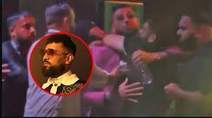 ਸਤਰੰਗ ਲਾਈਵ ਸ਼ੋਅ ਦੌਰਾਨ ਪੰਜਾਬੀ ਗਾਇਕ Garry Sandhu ’ਤੇ ਹਮਲਾ