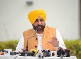ਮੁੱਖ ਮੰਤਰੀ ਨੇ ਕੇਜਰੀਵਾਲ ਦੀ ਹਾਜ਼ਰੀ ਵਿੱਚ ਸੂਬੇ ਭਰ ਦੇ ਨਵੇਂ ਚੁਣੇ 10031 ਸਰਪੰਚਾਂ ਨੂੰ ਚੁਕਾਈ ਸਹੁੰ