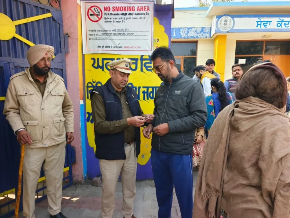 🔴 ਪੰਜਾਬ ਨਗਰ ਨਿਗਮ ਚੋਣਾਂ ਲਾਈਵ : ਨਗਰ ਨਿਗਮ, ਨਗਰ ਕੌਂਸਲ ਅਤੇ ਨਗਰ ਪੰਚਾਇਤਾਂ ਲਈ ਸ਼ਾਮ 3 ਵਜੇ ਤੱਕ 55 ਫੀਸਦ ਪੋਲਿੰਗ