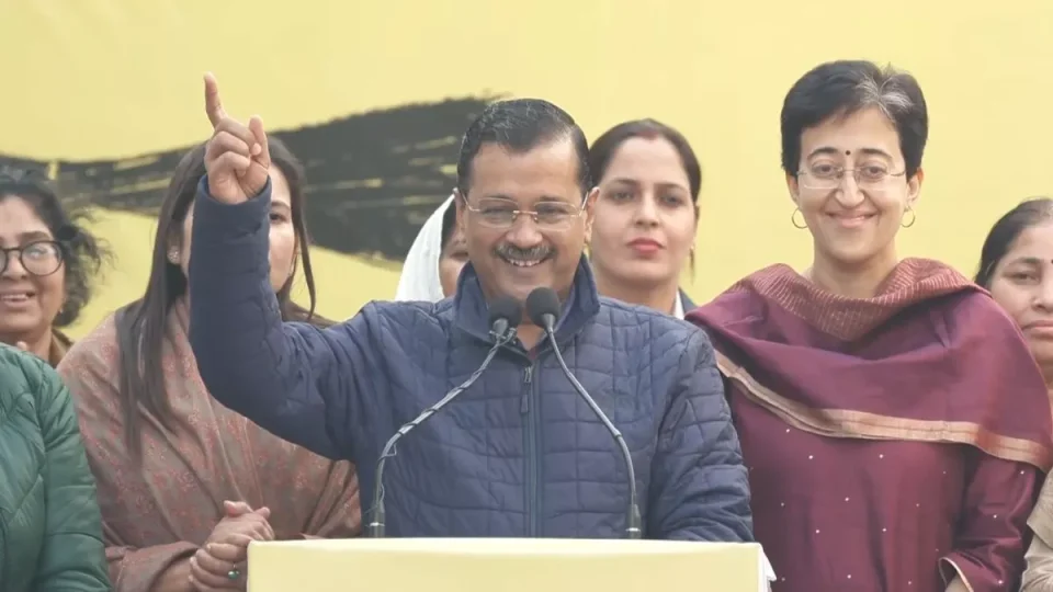 ਦਿੱਲੀ ਦੀਆਂ ਔਰਤਾਂ ਦੇ ਬੈਂਕ ਖਾਤਿਆਂ 'ਚ ਜਮ੍ਹਾ ਹੋਣਗੇ 2100 ਰੁਪਏ, ਅਰਵਿੰਦ ਕੇਜਰੀਵਾਲ ਦਾ ਵੱਡਾ ਐਲਾਨ