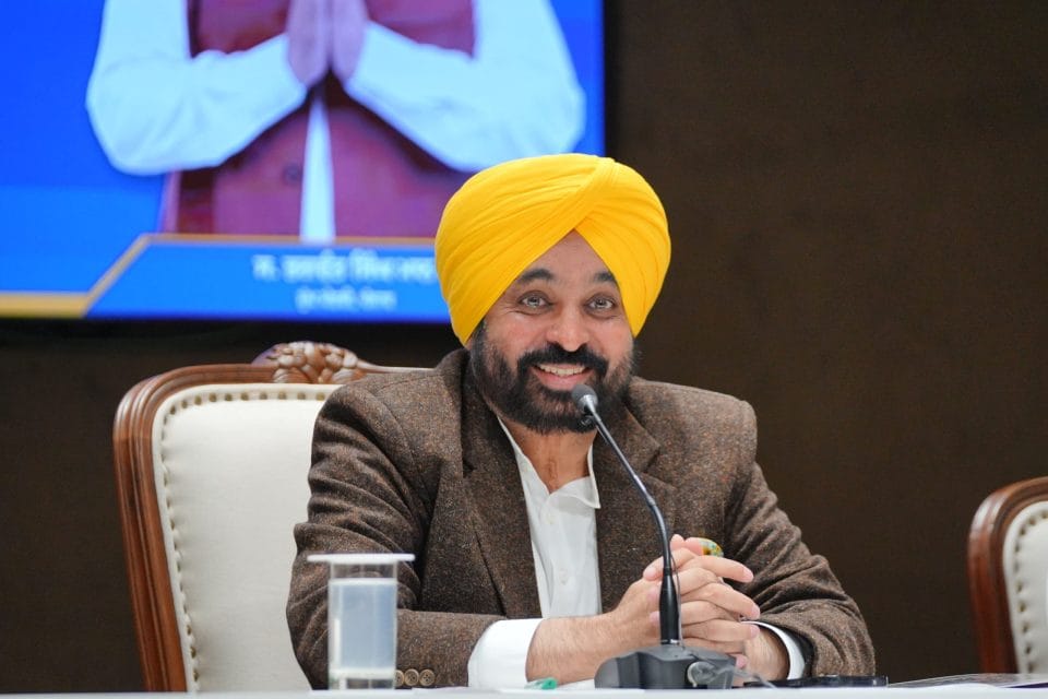 ਅਧਿਆਪਕਾਂ ਨੂੰ ਬਿਹਤਰ ਸਿੱਖਿਆ ਦੇ ਕੇ ਵਿਦਿਆਰਥੀਆਂ ਨੂੰ ਮੁਲਕ ਦਾ ਅਨਮੋਲ ਸਰਮਾਇਆ ਬਣਾਉਣ ਲਈ ਆਖਿਆ