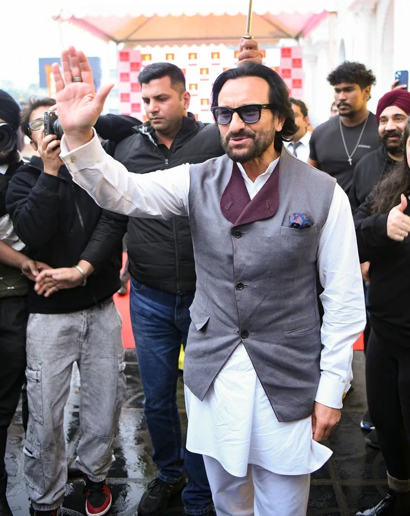 ਸੈਫ਼ ਅਲੀ ਖ਼ਾਨ ’ਤੇ ਘਰ ’ਚ ਵੜ ਕੇ ਹਮਲਾ, ਚਾਕੂ ਲੱਗਣ ਕਾਰਨ ਹਸਪਤਾਲ ਜ਼ੇਰੇ ਇਲਾਜ