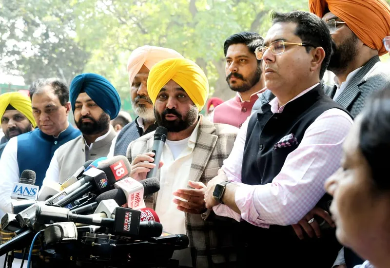 ਆਪ ਪੰਜਾਬ ਵਿਧਾਇਕਾਂ ਦੀ ਮੀਟਿੰਗ ਅਗਾਮੀ ਅਸੈਂਬਲੀ ਚੋਣਾਂ ਤੋਂ ਪਹਿਲਾਂ ਪੰਜਾਬ ਨੂੰ ਦੇਸ਼ ਲਈ ਵਿਕਾਸ ਮਾਡਲ ਬਣਾਵਾਂਗੇ: ਭਗਵੰਤ ਮਾਨ