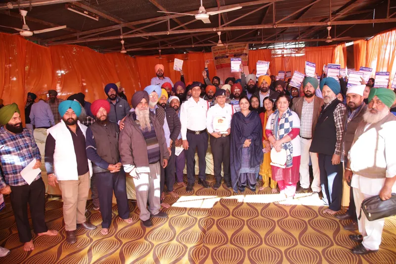 ਸਕੂਲ ਬੱਸ ਅਪਰੇਟਰਾਂ ਨੇ ਸਿਹਤ ਜਾਂਚ ਕੈਂਪ ਲਾਇਆ