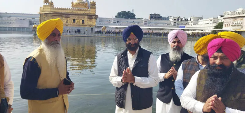 ਮਨਜਿੰਦਰ ਸਿਰਸਾ ਦਿੱਲੀ ਸਰਕਾਰ ’ਚ ਕੈਬਨਿਟ ਮੰਤਰੀ ਮਨਜਿੰਦਰ ਸਿੰਘ ਸਿਰਸਾ ਹਰਿਮੰਦਰ ਸਾਹਿਬ ਵਿਖੇ ਨਤਮਸਤਕ