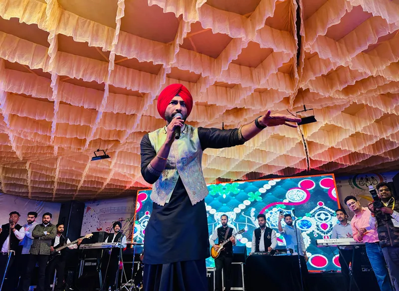 ਸਰਸ ਮੇਲੇ ’ਚ ਰਣਜੀਤ ਬਾਵਾ ਨੇ ਲਾਈਆਂ ਰੌਣਕਾਂ