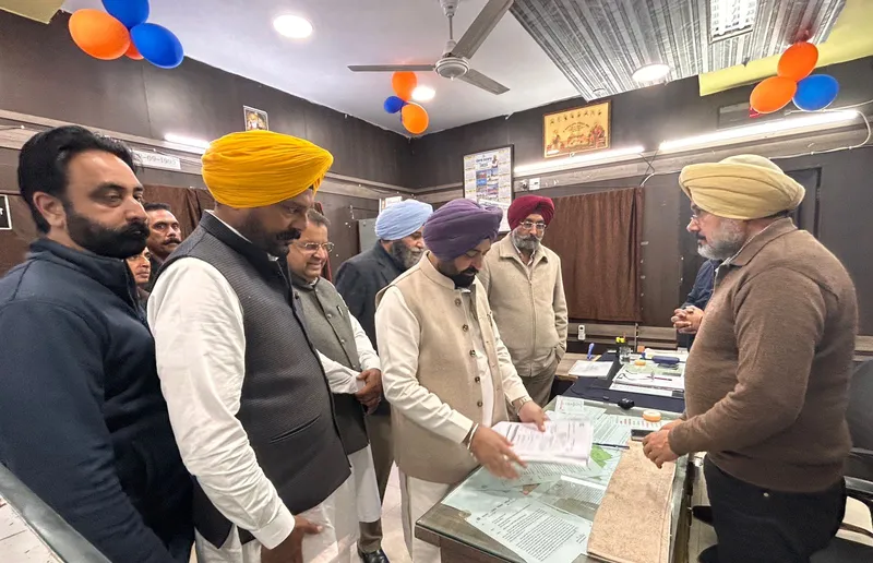 ਮਾਲ ਮੰਤਰੀ ਵੱਲੋਂ ਬਠਿੰਡਾ ਤਹਿਸੀਲ ਦਫ਼ਤਰ ਦੀ ਅਚਨਚੇਤ ਚੈਕਿੰਗ