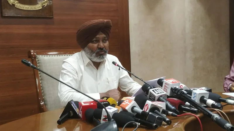 ਪੰਜਾਬ ਸਰਕਾਰ ਵੱਲੋਂ ਡਿਪਟੀ ਕਮਿਸ਼ਨਰਾਂ ਨੂੰ ਪਿੰਡਾਂ ਵਿੱਚ ਜਾ ਕੇ ਲੋਕਾਂ ਦੀਆਂ ਸ਼ਿਕਾਇਤਾਂ ਸੁਣਨ ਦੇ ਹੁਕਮ