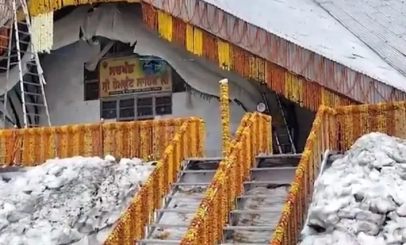 ਹੇਮਕੁੰਟ ਸਾਹਿਬ ਯਾਤਰਾ ਲਈ ਪਹਿਲਾ ਜੱਥਾ ਗੁਰਦੁਆਰਾ ਗੋਬਿੰਦ ਘਾਟ ਤੋਂ ਰਵਾਨਾ