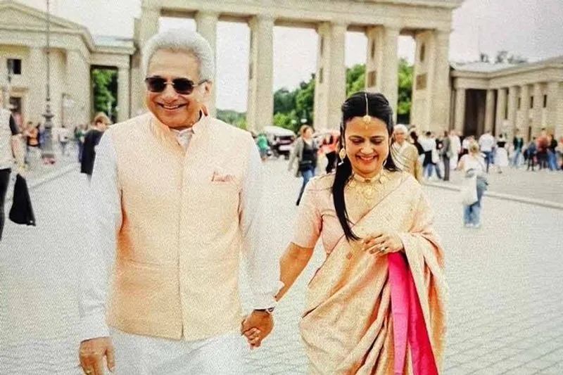 ਮਹੂਆ ਮੋਇਤਰਾ ਨੇ ‘ਚੁੱਪ-ਚੁਪੀਤੇ’ ਬੀਜੇਡੀ ਦੇ ਸਾਬਕਾ ਐਮਪੀ ਨਾਲ, ਸਜਵਿਆਹੇ ਜੋੜੇ ਦੀ ਫੜੀ ਵਾਇਰਲ