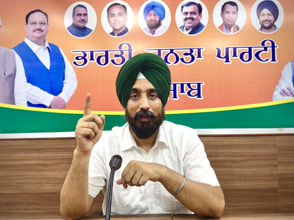 ਸਰਕਾਰ ਨੇ ਨੀਵੇਂ ਇਲਾਕਿਆਂ ਵਿੱਚ ਰਹਿਣ ਵਾਲੇ ਲੋਕਾਂ ਨੂੰ ਉਨ੍ਹਾਂ ਦੀ ਕਿਸਮਤ 'ਤੇ ਛੱਡਿਆ