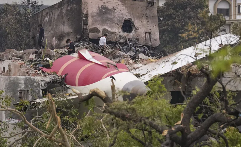 ਸੰਸਦ ਦੀ ਲੋਕ ਲੇਖਾ ਕਮੇਟੀ ਨੇ AI plane crash ਤੇ ਹੋਰ ਮਾਮਲਿਆਂ ਬਾਰੇ ਲਈ ਜਾਣਕਾਰੀ