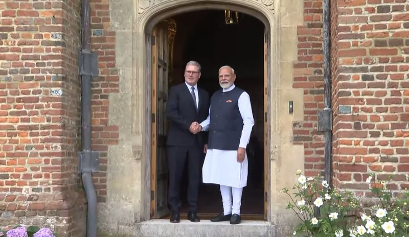 ਭਾਰਤ-ਬਰਤਾਨੀਆ ਵੱਲੋਂ ਇਤਿਹਾਸਕ ਮੁਕਤ ਵਪਾਰ ਸਮਝੌਤਾ ਸਹੀਬੰਦ