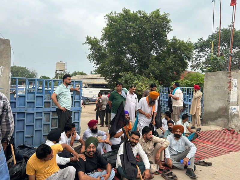 ਪੰਜਾਬ ਵਿਚ ਸਰਕਾਰੀ ਬੱਸਾਂ ਦੇ ਕੱਚੇ ਕਾਮਿਆਂ ਦੀ ਹੜਤਾਲ ਸ਼ੁਰੂ