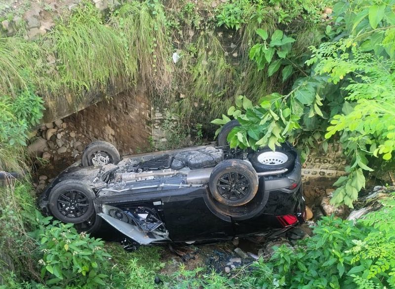 ਫਿਰੋਜ਼ਪੁਰ ਦੀ ਗੱਡੀ ਕਠੂਆ ਨੇੜੇ ਖੱਡ ’ਚ ਡਿੱਗੀ; ਦੋ ਦੀ ਮੌਤ, ਤਿੰਨ ਜ਼ਖਮੀ