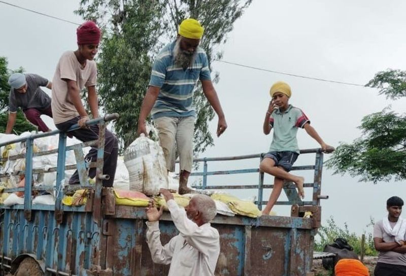 ਹੜ੍ਹਾਂ ਦੇ ਅੱਲੇ ਜ਼ਖ਼ਮ: ਸੰਭਾਵੀ ਖਤਰੇ ਦੇ ਚਲਦਿਆਂ ਪਿੰਡ ਵਾਸੀ ਪਹਿਲਾਂ ਤੋਂ ਚੌਕਸ
