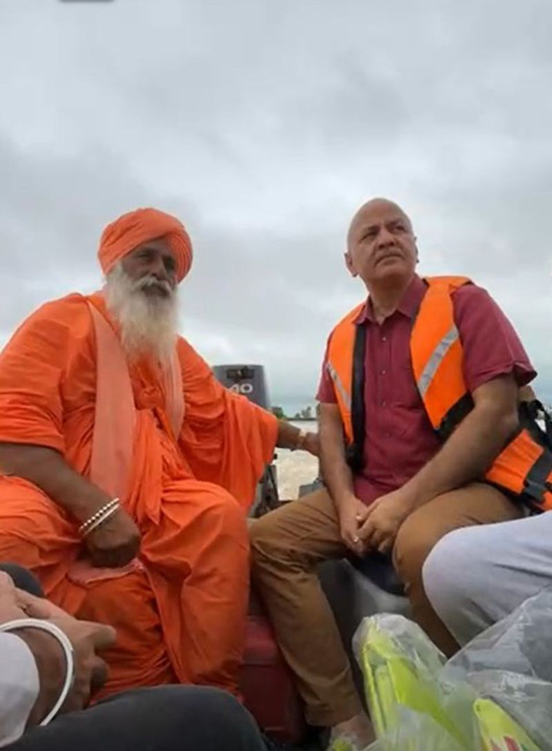 ਸਿਸੋਦੀਆ ਵੱਲੋਂ ਹੜ੍ਹ ਪ੍ਰਭਾਵਿਤ ਖੇਤਰਾਂ ਦਾ ਦੌਰਾ