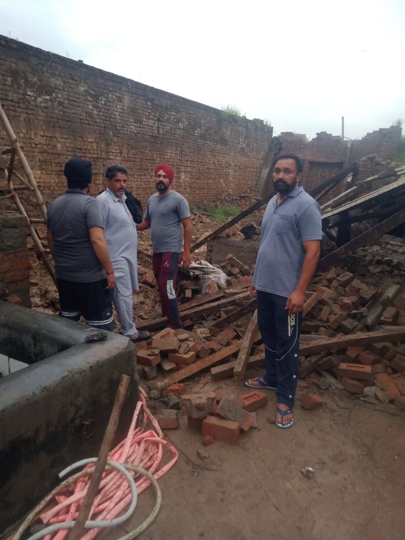 ਲਾਲੜੂ: ਸ਼ੈੱਡ ਡਿੱਗਣ ਕਾਰਨ ਮਾਲਕ ਸਮੇਤ ਚਾਰ ਮੱਝਾਂ ਦੀ ਮੌਤ