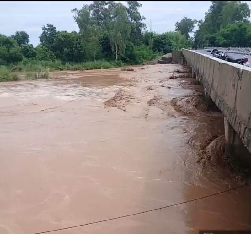 ਨਦੀਆਂ ’ਚ ਪਾਣੀ ਦੇ ਪੱਧਰ ’ਤੇ ਸਖ਼ਤ ਨਜ਼ਰ ਰੱਖਣ ਦੇ ਹੁਕਮ