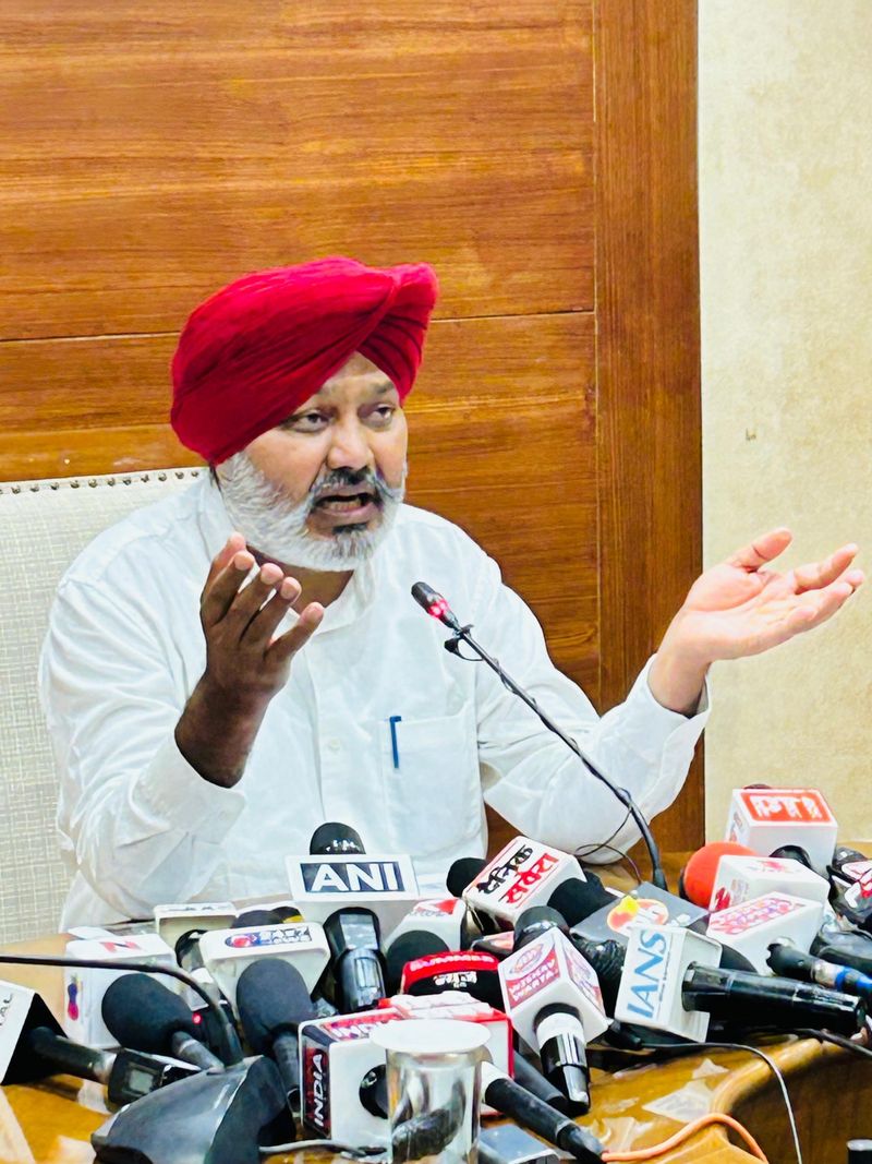 ਪ੍ਰਧਾਨ ਮੰਤਰੀ ਨੇ ਪੰਜਾਬ ਫੇਰੀ ਦੌਰਾਨ ਪੰਜਾਬ ਤੇ ਪੰਜਾਬੀਆਂ ਦਾ ਅਪਮਾਨ ਕੀਤਾ: ਹਰਪਾਲ ਚੀਮਾ