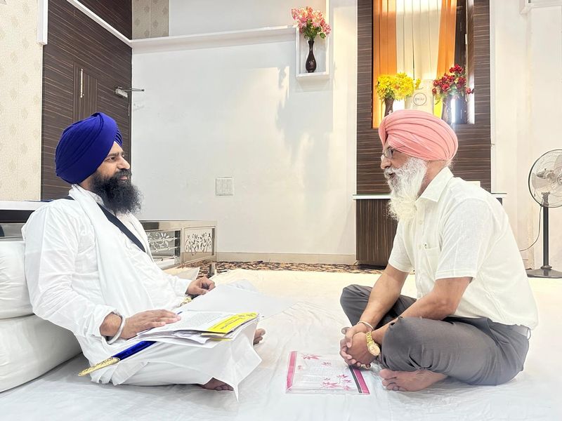 ਭਾਸ਼ਾ ਵਿਭਾਗ ਦੇ ਡਾਇਰੈਕਟਰ ਜਸਵੰਤ ਸਿੰਘ ਅਕਾਲ ਤਖ਼ਤ ਵਿਖੇ ਪੇਸ਼