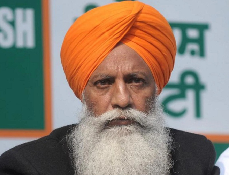 ਝੋਨੇ ਦੀ ਖਰੀਦ ’ਚ ਦੇਰੀ: ਕਿਸਾਨ ਆਗੂ ਗੁਰਨਾਮ ਸਿੰਘ ਚੜੂਨੀ ਨੇ ਮਿੰਨੀ ਸਕੱਤਰੇਤ ’ਚ ਅਧਿਕਾਰੀ ਨੂੰ ਥੱਪੜ ਜੜਿਆ