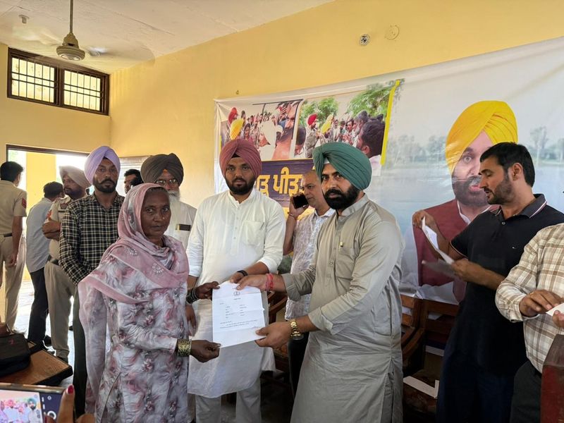 ਸ਼ੁਤਰਾਣਾ ਦੇ 14 ਪਿੰਡਾਂ ਦੇ 230 ਕਿਸਾਨਾਂ ਨੂੰ 69.56 ਲੱਖ ਰੁਪਏ ਦਾ ਮੁਆਵਜ਼ਾ ਵੰਡਿਆ