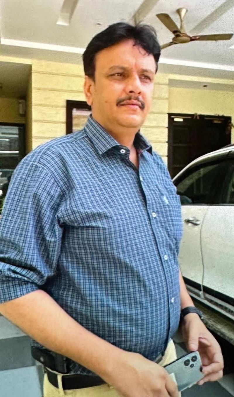 ਚੰਡੀਗੜ੍ਹ ਦੇ ਸੇਵਾਮੁਕਤ ਡੀਐੱਸਪੀ ਨੇ ‘ਆਪ’ ਆਗੂ ਨੂੰ ਗੋਲੀ ਮਾਰੀ ਚੰਡੀਗੜ੍ਹ ਦੇ ਸੇਵਾਮੁਕਤ ਡੀਐੱਸਪੀ ਨੇ ‘ਆਪ’ ਆਗੂ ਨੂੰ ਗੋਲੀ ਮਾਰੀ