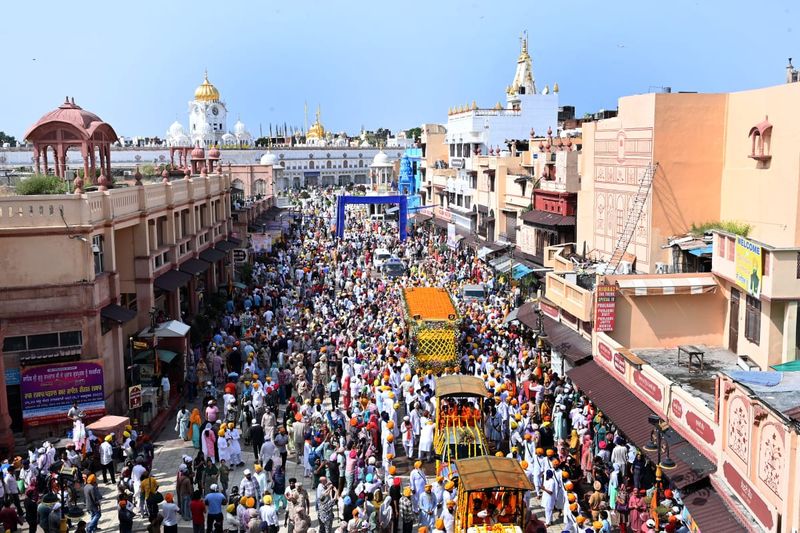 ਸ੍ਰੀ ਗੁਰੂ ਰਾਮਦਾਸ ਜੀ ਦੇ ਪ੍ਰਕਾਸ਼ ਪੁਰਬ ਨੂੰ ਸਮਰਪਿਤ ਨਗਰ ਕੀਰਤਨ ਕੱਢਿਆ