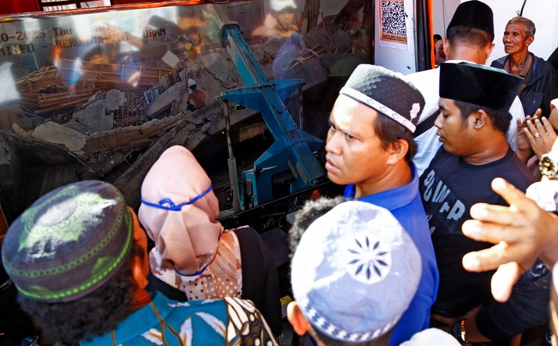 ਇੰਡੋਨੇਸ਼ੀਆ ਸਕੂਲ ਹਾਦਸਾ: ਬਚਾਅ ਕਾਰਜ ਜਾਰੀ; ਉਮੀਦਾਂ ਹੁਣ ਮਸ਼ੀਨਾਂ 'ਤੇ