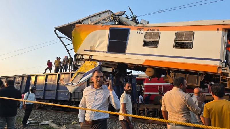 ਛੱਤੀਸਗੜ੍ਹ ਦੇ ਬਿਲਾਸਪੁਰ ਵਿੱਚ ਰੇਲਗੱਡੀ ਦੀ ਮਾਲ ਗੱਡੀ ਨਾਲ ਟੱਕਰ; ਕਈ ਮੌਤਾਂ ਦਾ ਖਦਸ਼ਾ