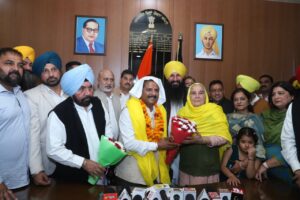 तेजिंदर मेहता ने डीपीसी अध्यक्ष का पदभार संभाला