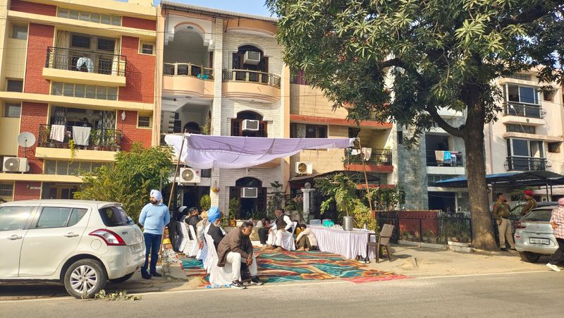 ਚੰਡੀਗੜ੍ਹ ਸੈਕਟਰ 26 ਗੋਲੀਬਾਰੀ ਚੰਡੀਗੜ੍ਹ ਪੁਲੀਸ ਜਾਅਲੀ ਨੰਬਰ ਵਾਲੀ ਸਫ਼ੇਦ ਕਰੇਟਾ ਦੀ ਪੈੜ ਨੱਪਣ ਲੱਗੀ