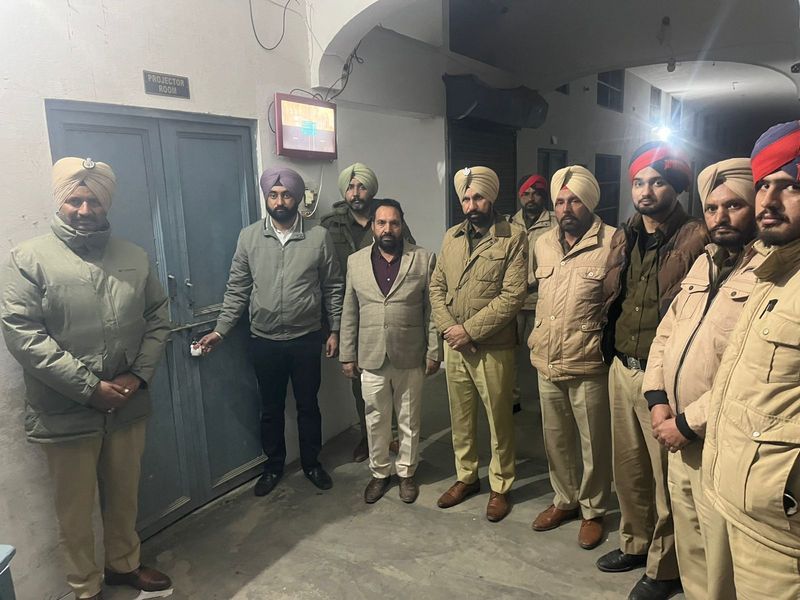 ਉਮੀਦਵਾਰਾਂ ਦੀ ਕਿਸਮਤ ਸੁਰੱਖਿਅਤ ਸਟਰਾਂਗ ਰੂਮ ਵਿੱਚ ਰੱਖੇ ਗਏ ਬੈਲਟ ਬਕਸਿਆਂ ਵਿੱਚ ਸੀਲ