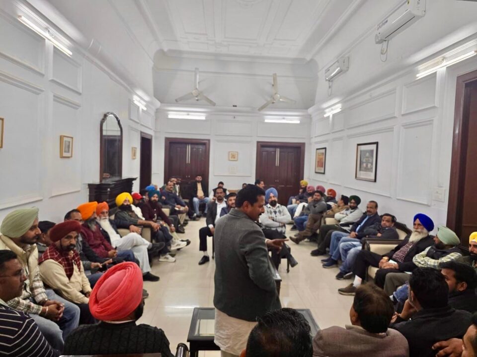 ਵੱਖ-ਵੱਖ ਵਿੰਗਾਂ ਦੇ ਅਹੁਦੇਦਾਰਾਂ ਦੀ ਕੀਤੀ ਹੌਸਲਾ ਅਫ਼ਜਾਈ