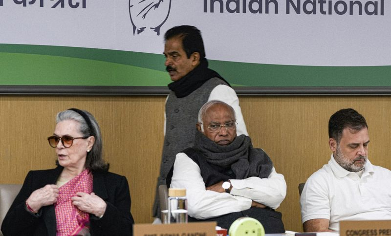 ਖੜਗੇ ਵੱਲੋਂ ਮਨਰੇਗਾ ਨੂੰ ਖਤਮ ਕਰਨ ਵਿਰੁੱਧ ਦੇਸ਼ ਵਿਆਪੀ ਮੁਹਿੰਮ ਦਾ ਸੱਦਾ