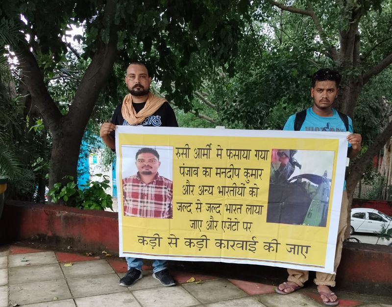 ਰੂਸ-ਯੂਕਰੇਨ ਜੰਗ: ਭਰਾ ਦੀ ਭਾਲ ਲਈ ਰੂਸ ਵਿੱਚ 3 ਮਹੀਨਿਆਂ ਤੋਂ ਭਟਕ ਰਿਹਾ ਪੰਜਾਬੀ ਨੌਜਵਾਨ