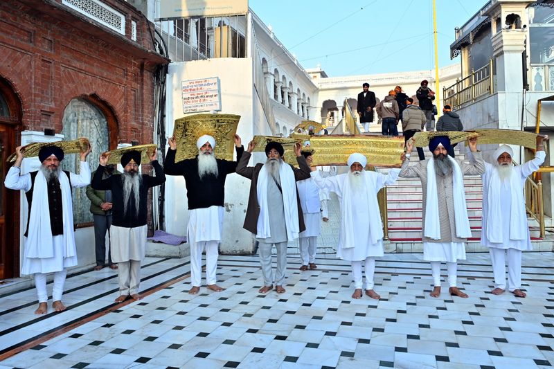 ਸੱਚਖੰਡ ਸ੍ਰੀ ਹਰਿਮੰਦਰ ਸਾਹਿਬ ਵਿਖੇ ਮੁਰੰਮਤ ਮਗਰੋਂ ਲਗਾਏ ਸੋਨੇ ਦੇ ਪੱਤਰੇ