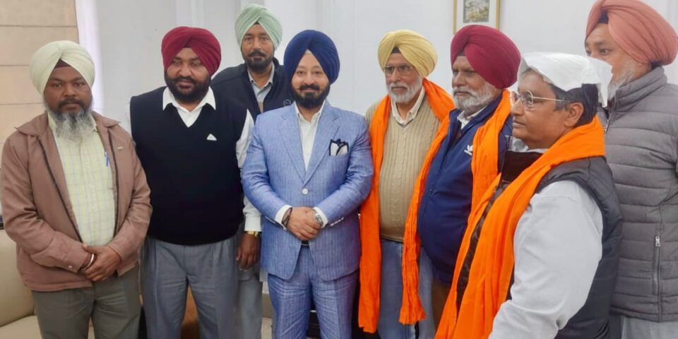 ਵਿਧਾਇਕ ਵੱਲੋਂ ਮੁਹੱਲਾ ਸੁਧਾਰ ਕਮੇਟੀ ਦਾ ਸਨਮਾਨ