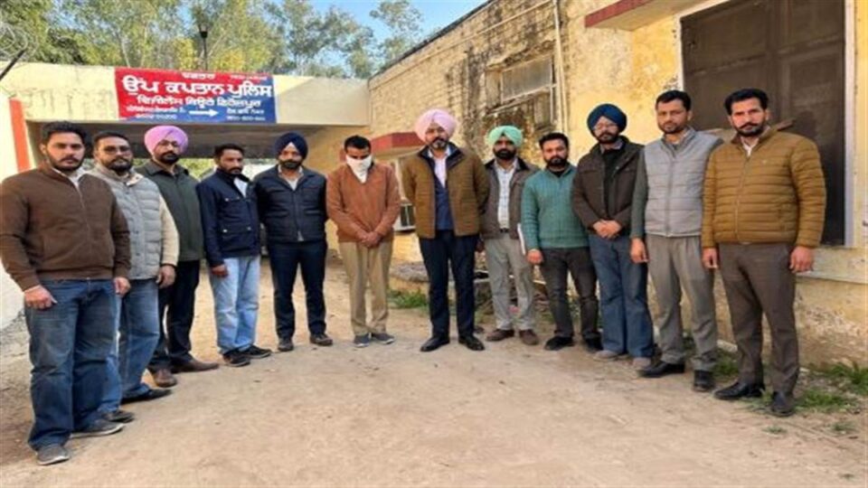 ਫਿਰੋਜ਼ਪੁਰ 'ਚ ਦਸ ਹਜ਼ਾਰ ਰੁਪਏ ਰਿਸ਼ਵਤ ਲੈਂਦਾ ਹੌਲਦਾਰ ਰੰਗੇ ਹੱਥੀਂ ਗ੍ਰਿਫ਼ਤਾਰ